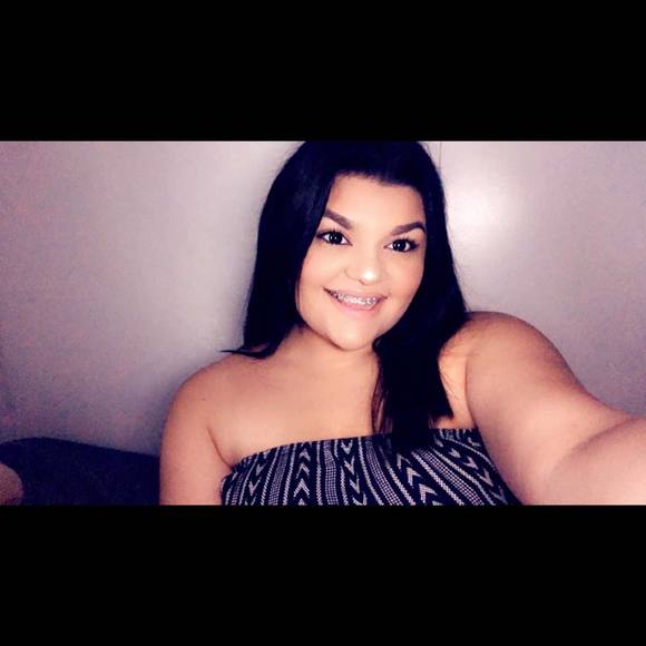 Meet your Posher, Itzel - Picture 1 of 1